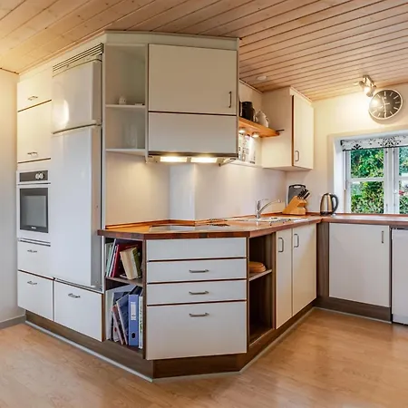 Arvi - 100m From The Sea By Interhome